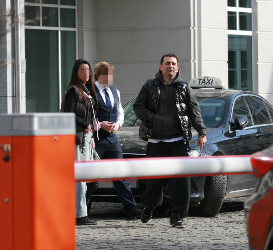 Michał Koterski z dziewczyną na spacerze