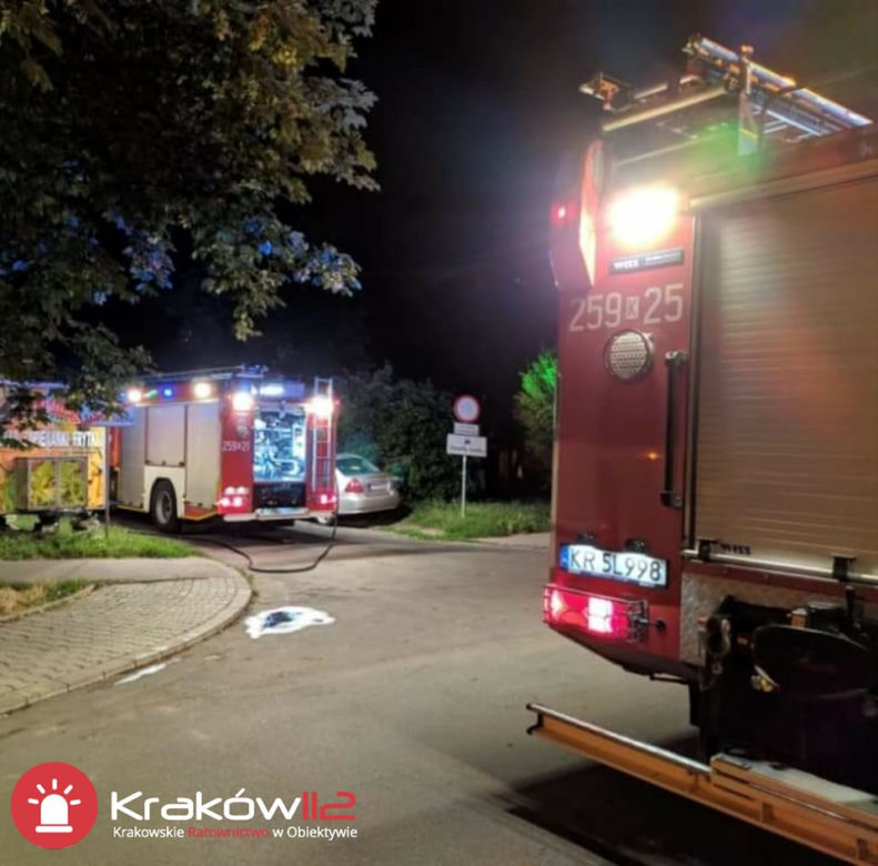 Pożar samochodu na os. Albertyńskim w Krakowie