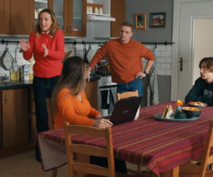Barwy szczęścia odc. 3380. Agata (Natalia Zambrzycka), Asia (Anna Gzyra), Hubert (Marek Molak), Emil (Artem Malaszczuk)