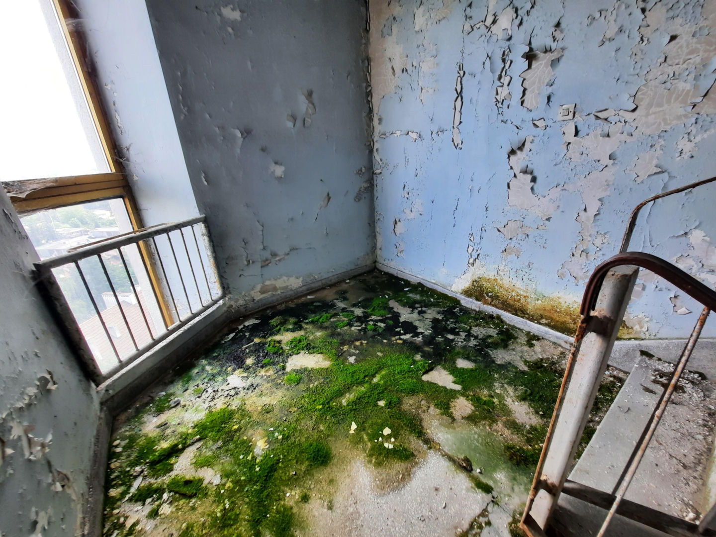 Wnętrze Szpiegowa w Warszawie