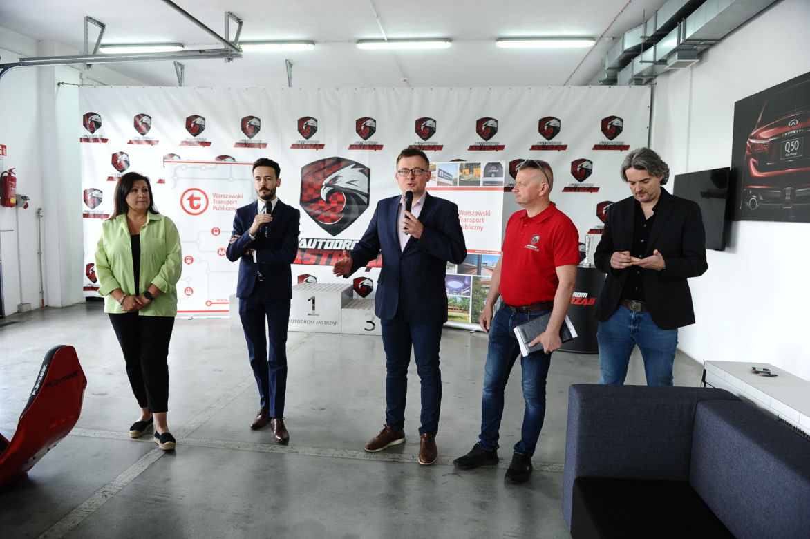 Pachołki latały jak kręgle. Tak wyglądały mistrzostwa kierowców autobusów 
