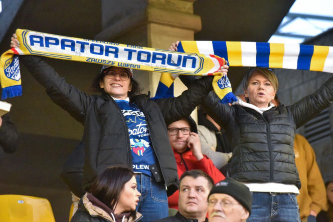 PRES Grupa Dewloperska Toruń - Abramczyk Polonia Bydgoszcz, zdjęcia kibiców i zawodników z pożegnania Adriana Miedzińskiego