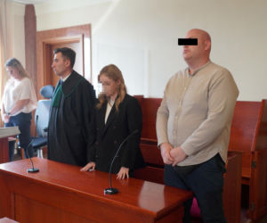 Pędził karetką, by ratować kobietę. Na przejściu potrącił 10-latka. Jest wyrok