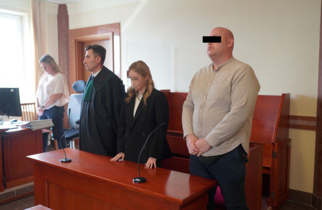 Pędził karetką, by ratować kobietę. Na przejściu potrącił 10-latka. Jest wyrok