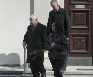 Jarosław Kaczyński szykuje się do świąt. Prezes PiS z kolorową palmą