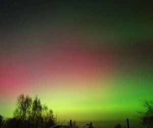 Niesamowite zjawisko nad Świętokrzyskim. Zorza polarna rozświetliła niebo!