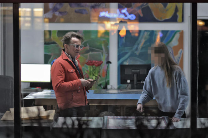 Paweł Wilczak szuka złota w w lombardzie