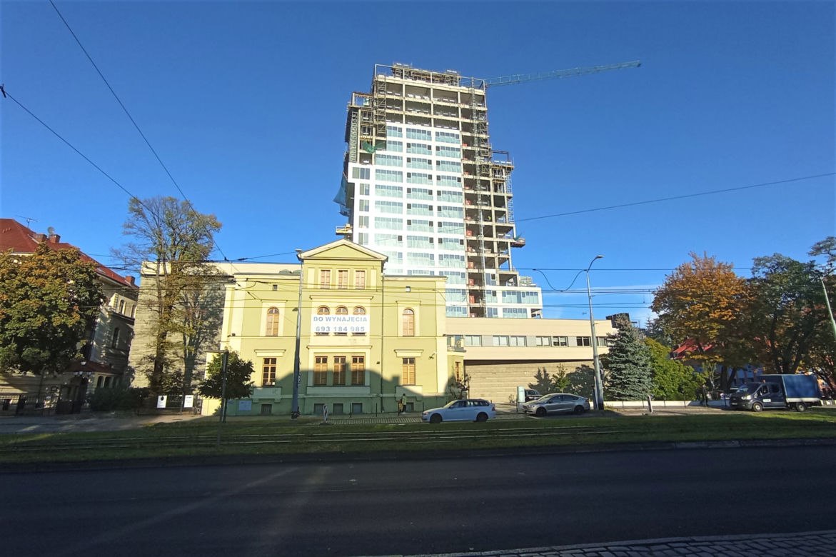 Dawny wieżowiec TVP zmienia się w apartamentowiec