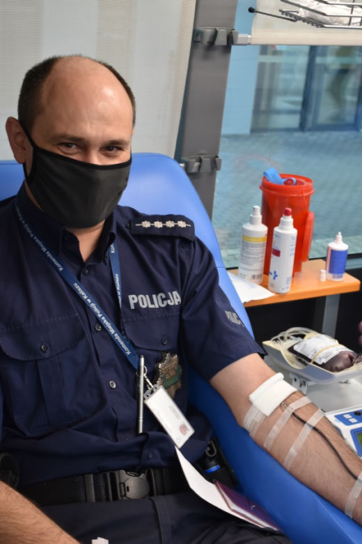 Mundurowi z Kalisza oddali cząstkę siebie! Udało się zebrać blisko 10 litrów krwi! [ZDJĘCIA]