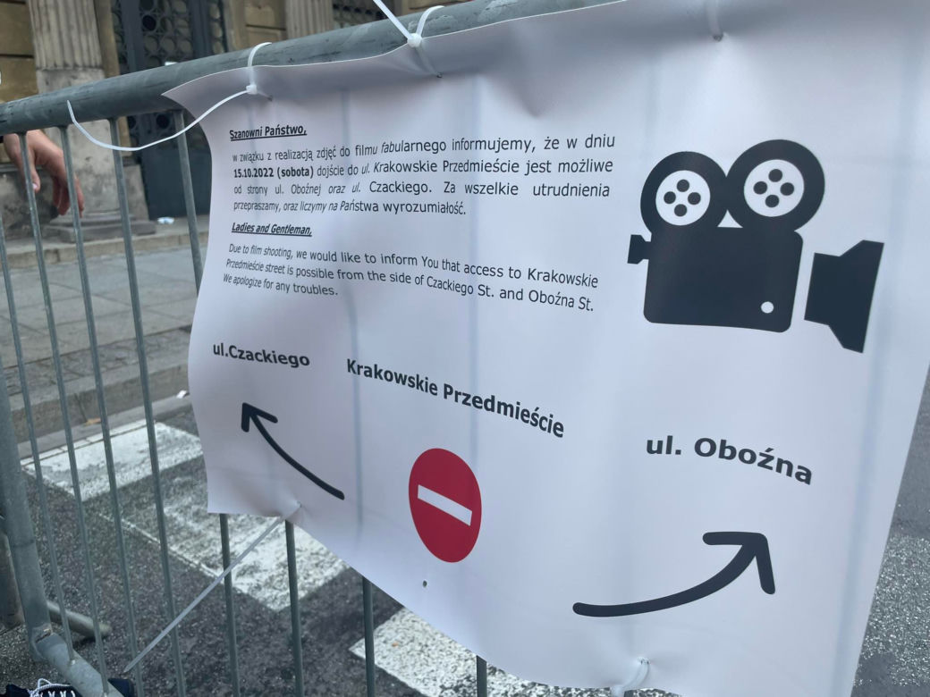 Nazistowskie flagi na Nowym Świecie w Warszawie. Co się dzieje!?