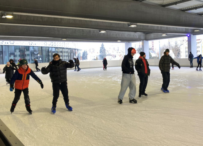 Kryte lodowisko przy Hali Urania