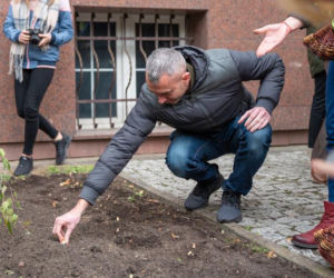 Fundacja Pomóż Im. Po raz dziesiąty zaczęli siać Pola Nadziei [ZDJĘCIA]