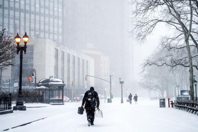 Ofiary śmiertelne, milion ludzi bez prądu w USA! Burza śnieżna atakuje
