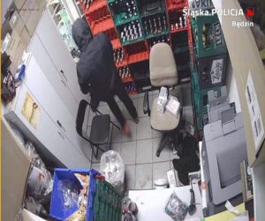 Psary. Rozbój w sklepie. Policja szuka sprawców