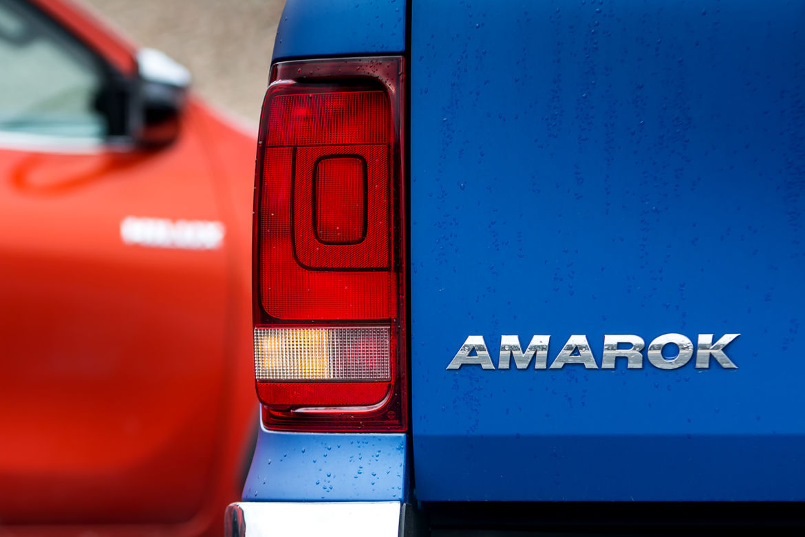 Toyota Hilux 2.4 D-4D 150 KM 4x4 AT6 Selection 50 vs. Volkswagen Amarok V6 3.0 TDI 258 KM 4Motion DSG8 Aventura