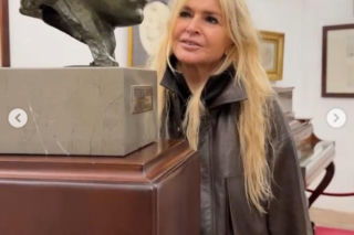 Tak nie wygląda przeciętna 69-latka! Olejnik zachwyca formą w mini