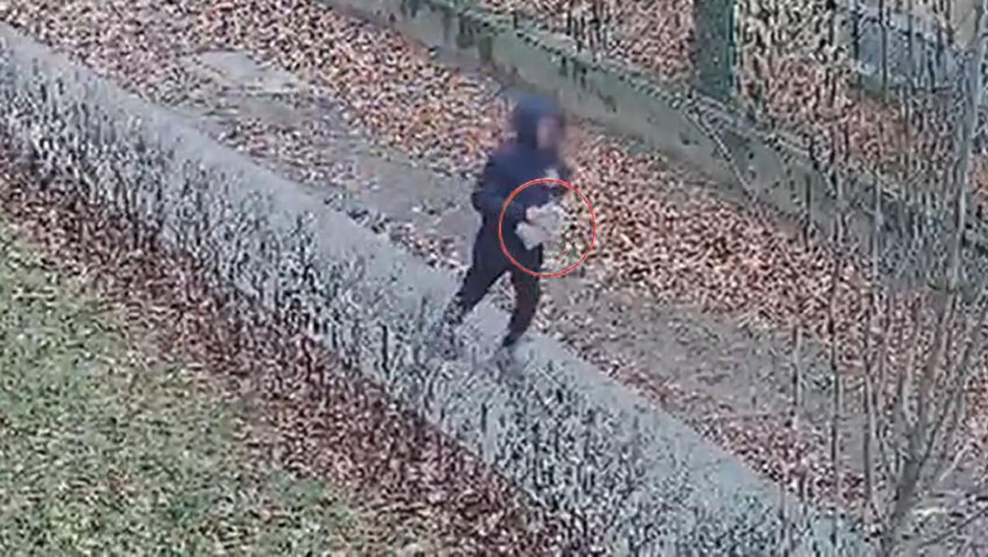 Seria napadów w Warszawie. Złodziej-multirecydywista brutalnie okradał seniorki. Jedną rzucił o chodnik!