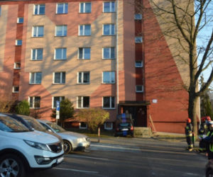Jarosław: wjechał samochodem na schody