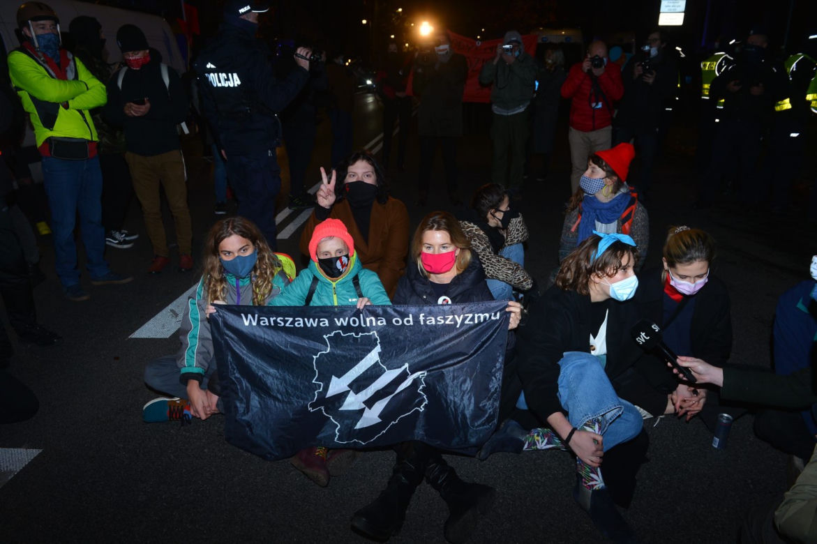 Manifestacja przed siedzibą MEN