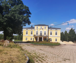 To jedno z najpiękniejszych miast na Śląsku. Czaruje jedynym takim pałacem myśliwskim w Polsce