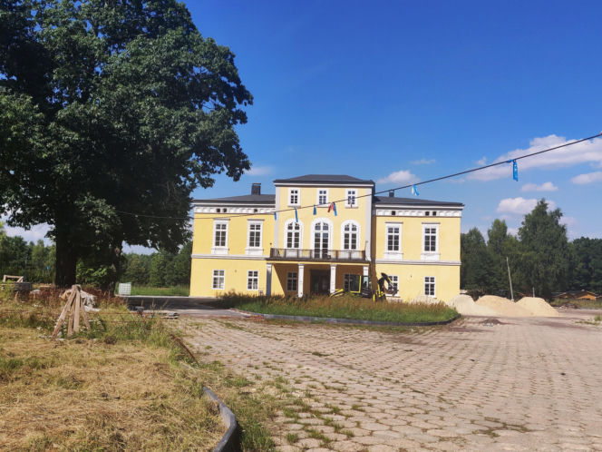 To jedno z najpiękniejszych miast na Śląsku. Czaruje jedynym takim pałacem myśliwskim w Polsce