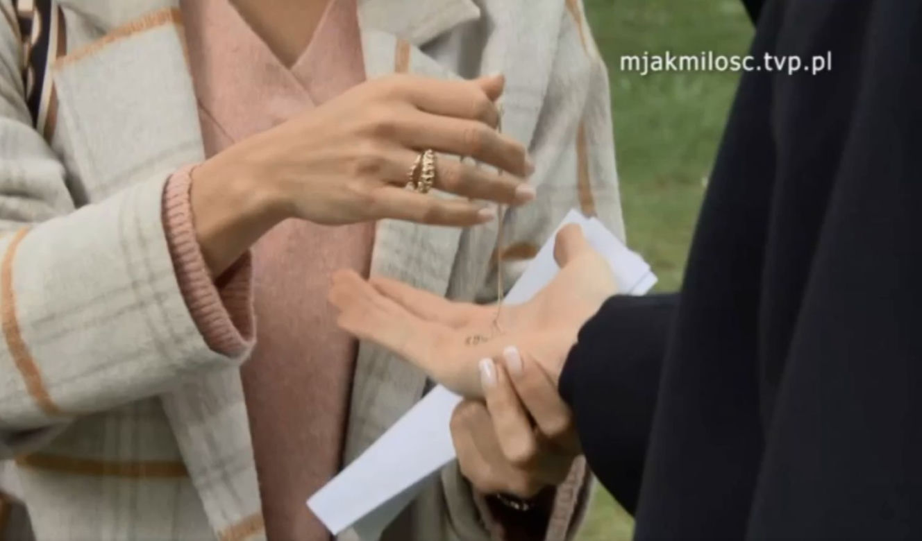 M jak miłość, odc. 1602: prezent od Patrycji (Alżbeta Lenska) dla Łukasza