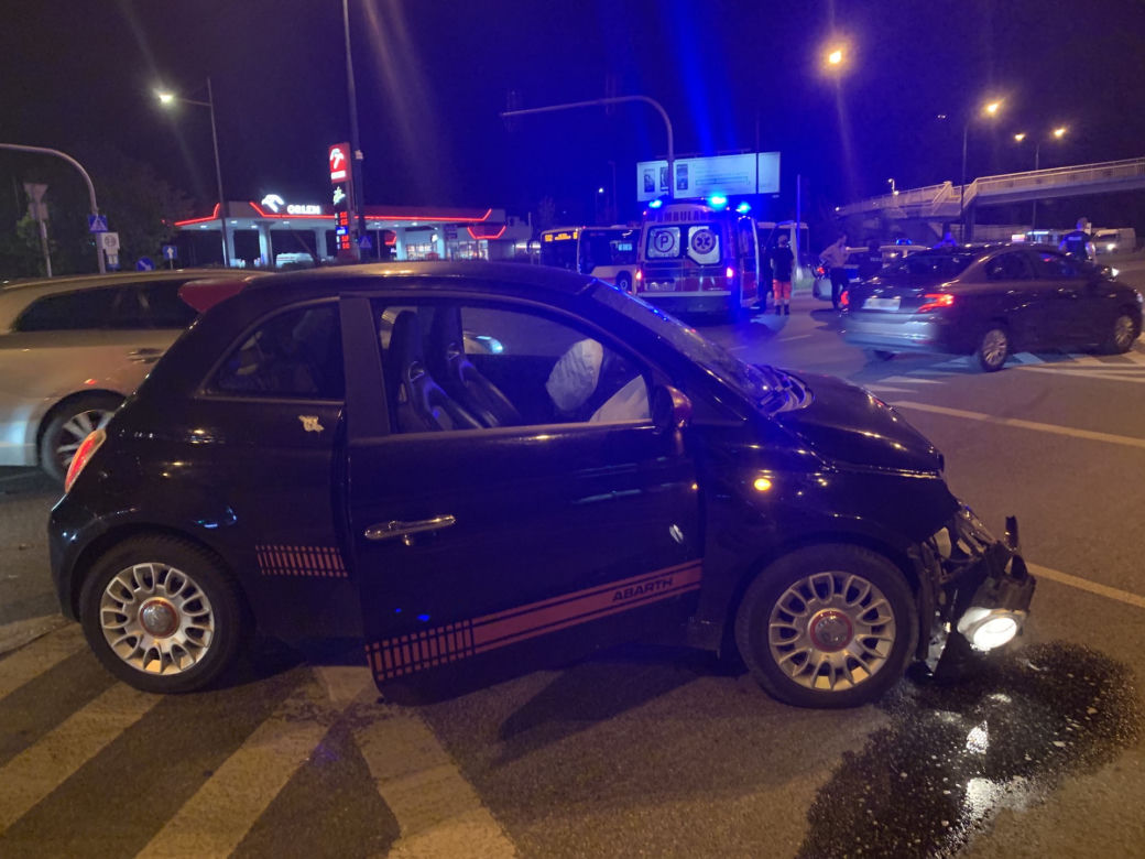 Wypadek drogowy, Warszawa, skrzyżowanie ul. Poligonowej z Ostrobramską