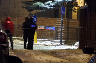 Tajemniczy atak w Ursusie. Mężczyzna raniony nożem w pośladek, sprawcy brak