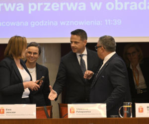 Wotum zaufania i absolutorium dla prezydenta Rafała Trzaskowskiego