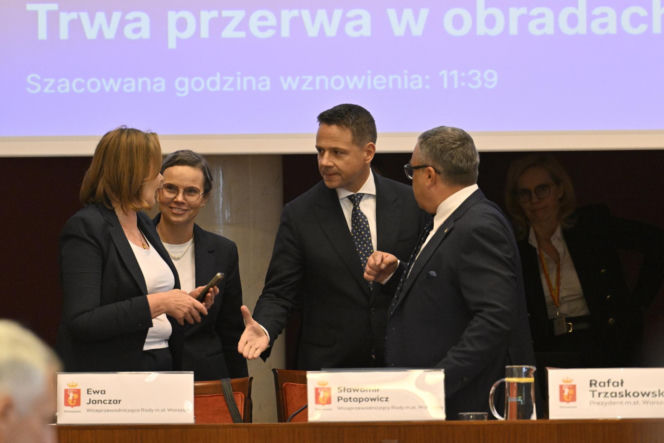 Wotum zaufania i absolutorium dla prezydenta Rafała Trzaskowskiego