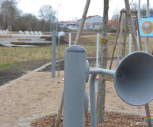 Nowy park w Olsztynie. Są ławeczki, miejsca do grillowania, plac zabaw [ZDJĘCIA]