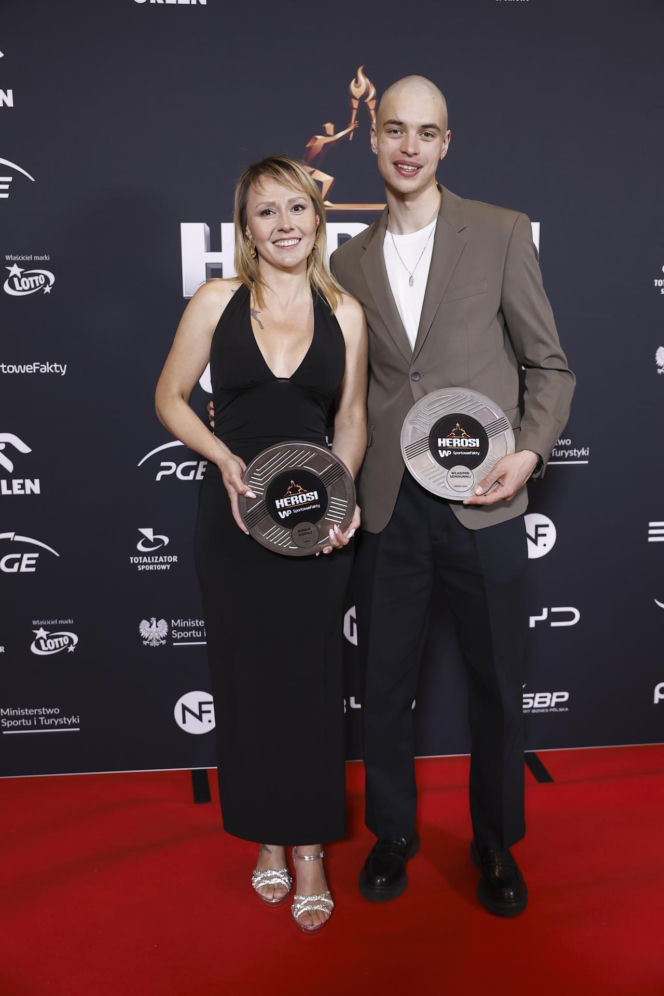 Władimir Semirunnij wsparł zrzutkę u Łatwoganga. Olimpijczyk zgolił włosy i przekazał medal na aukcję