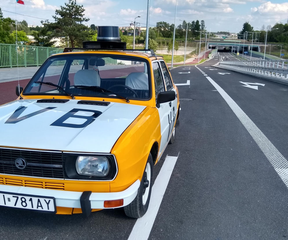 Białystok. Czeska milicja na ulicach miasta. To Skoda 120 L
