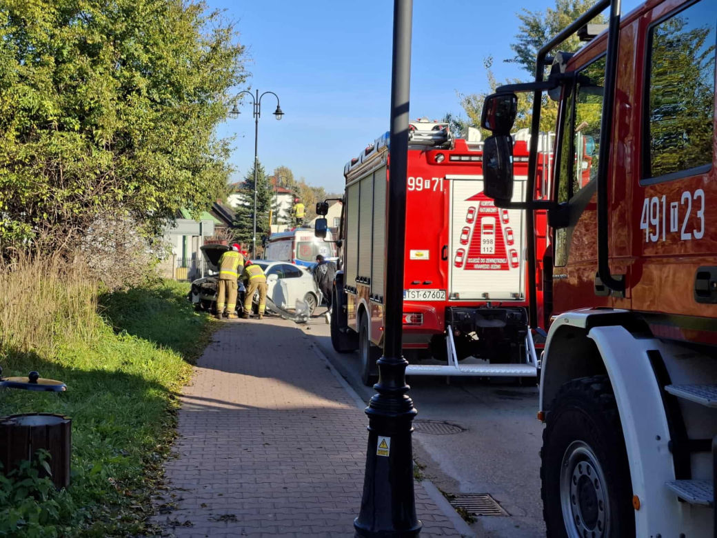 W Wąchocku auto osobowe wjechało w dom