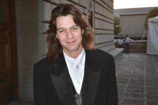 Eddie Van Halen nagrał solówkę do Beat It w tajemnicy. Przez ten krok jego własny zespół nie dotarł na szczyt listy przebojów