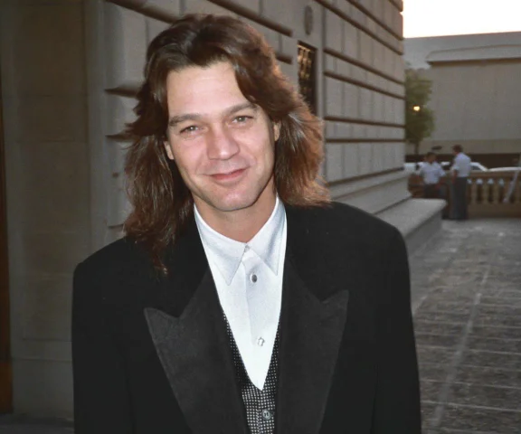 Eddie Van Halen nagrał solówkę do Beat It w tajemnicy. Przez ten krok jego własny zespół nie dotarł na szczyt listy przebojów