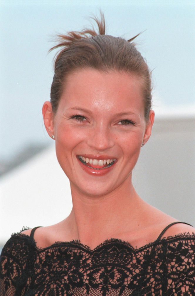 Zamieniła imprezy na jasełka! Kate Moss wzorową parafianką