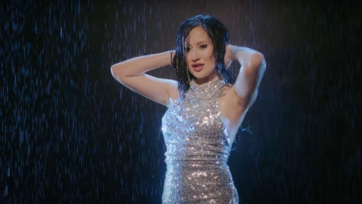 To jeszcze Roxaok, czy już Rihanna? Wokalistka disco polo wypuściła niecodzienny klip