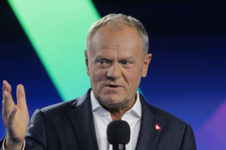 Rząd Tuska odzyskuje poparcie. Ale przeciwników wciąż jest więcej 