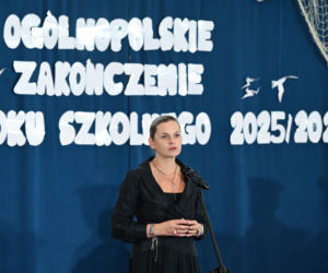 Barbara Nowacka na koniec roku szkolnego pojechała do Darłowa