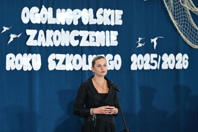 Barbara Nowacka na koniec roku szkolnego pojechała do Darłowa