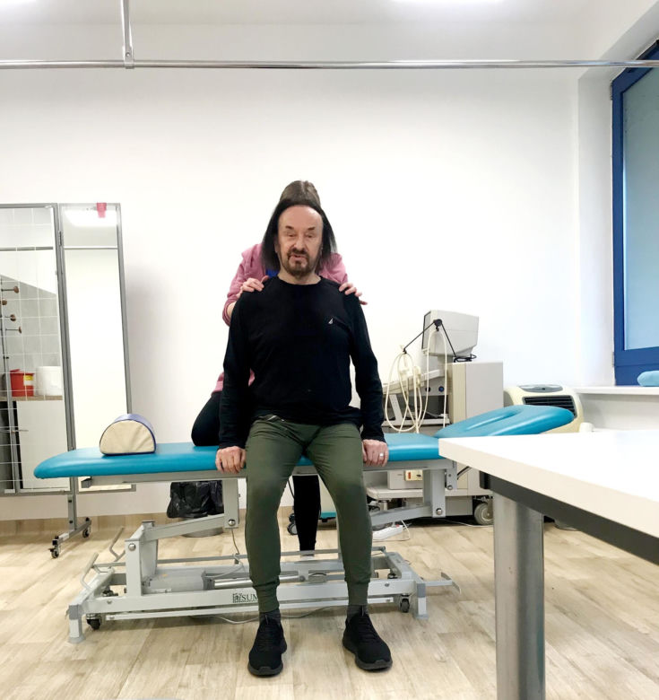 Stan Borys uczy się chodzić