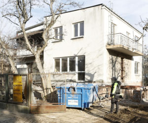 Wiercą Kaczyńskiemu za ścianą