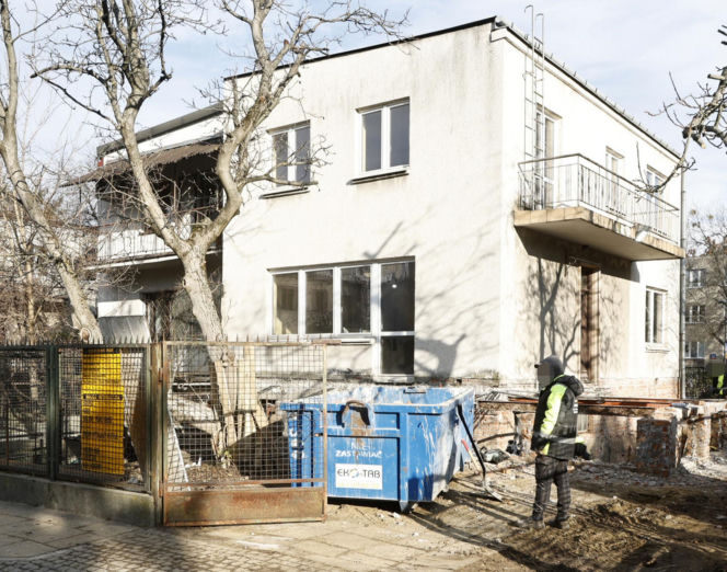 Wiercą Kaczyńskiemu za ścianą