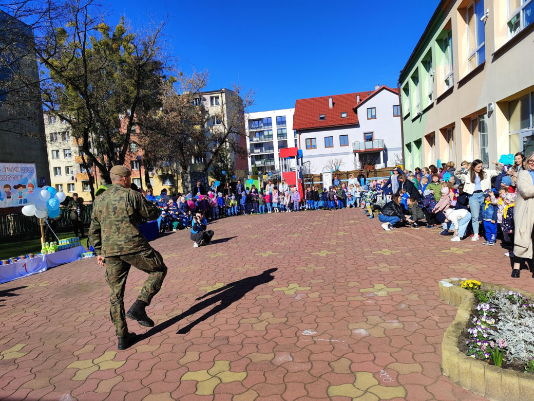 Na terenie Publicznego Przedszkola nr 3 odbył się bieg "Rozwiń skrzydła"