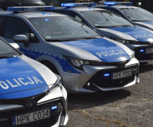 Hybrydowe radiowozy dla podkarpackiej policji. To ciche i ekologiczne Toyoty