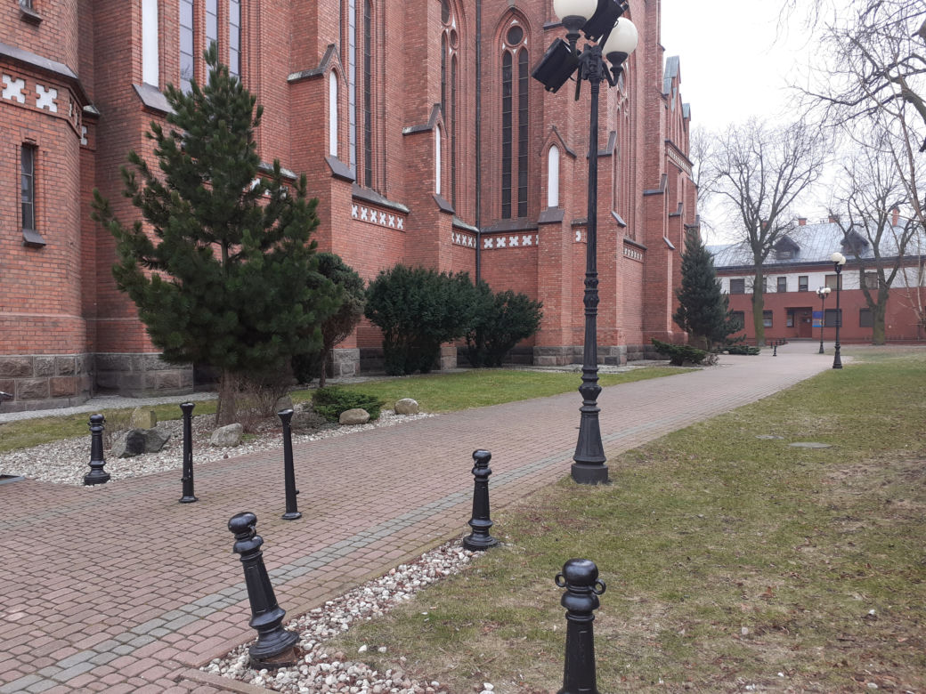 Jak wygląda Katedra pw. Niepokalanego Poczęcia NMP w Siedlcach z zewnątrz i w środku - marzec 2021