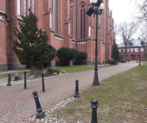 Jak wygląda Katedra pw. Niepokalanego Poczęcia NMP w Siedlcach z zewnątrz i w środku - marzec 2021