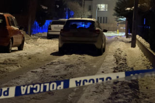 Tajemniczy atak w Ursusie. Mężczyzna raniony nożem w pośladek, sprawcy brak