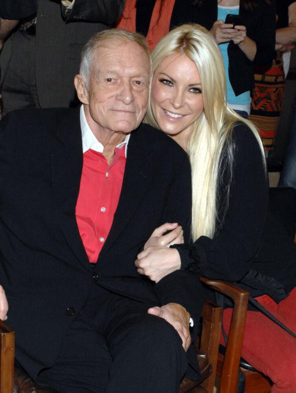 Crystal Harris żona Hefnera młodsza od niego o 60 lat mówi że pod koniec życia był głuchy jej zdaniem dlatego że przedawkował viagre